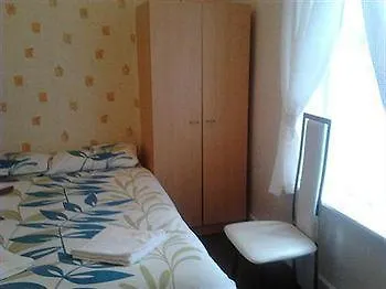 Dering Lodge Blackpool Bed & Breakfast