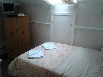 Dering Lodge Blackpool 3*,