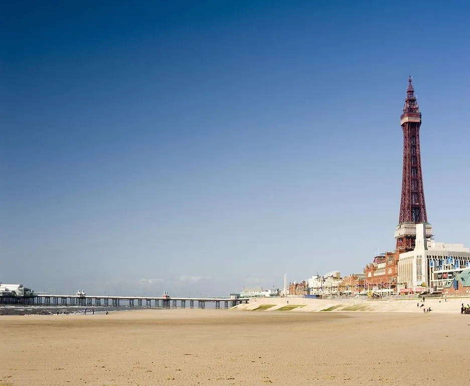 Dering Lodge Blackpool Bed & Breakfast