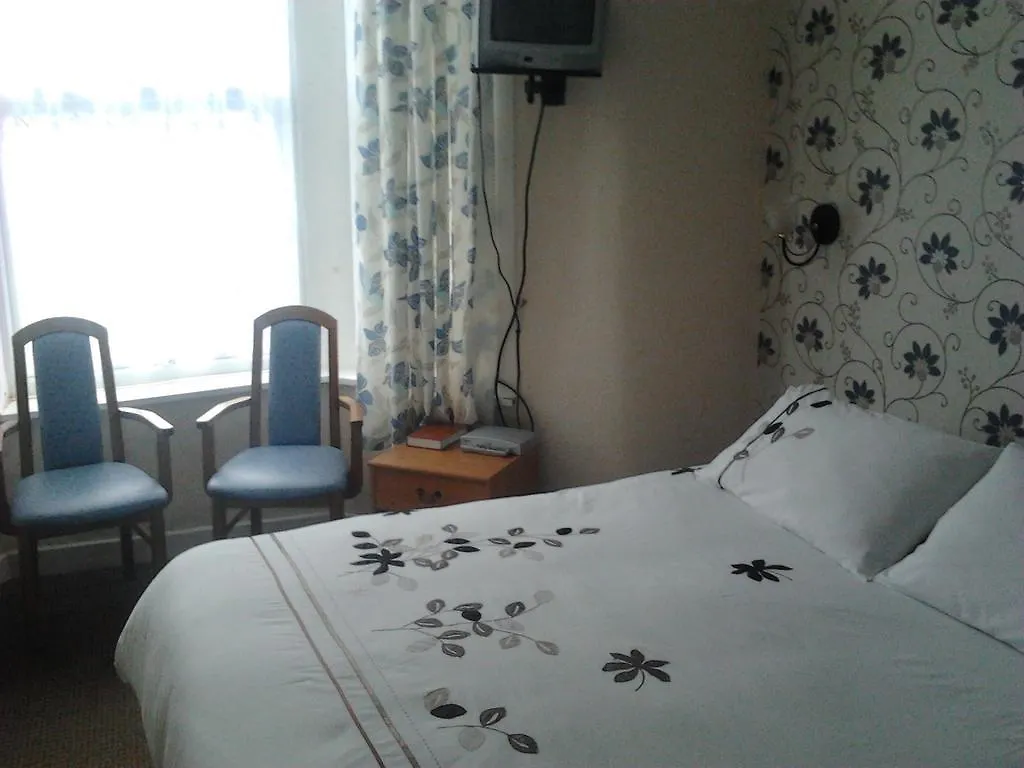 Dering Lodge Blackpool Bed & Breakfast
